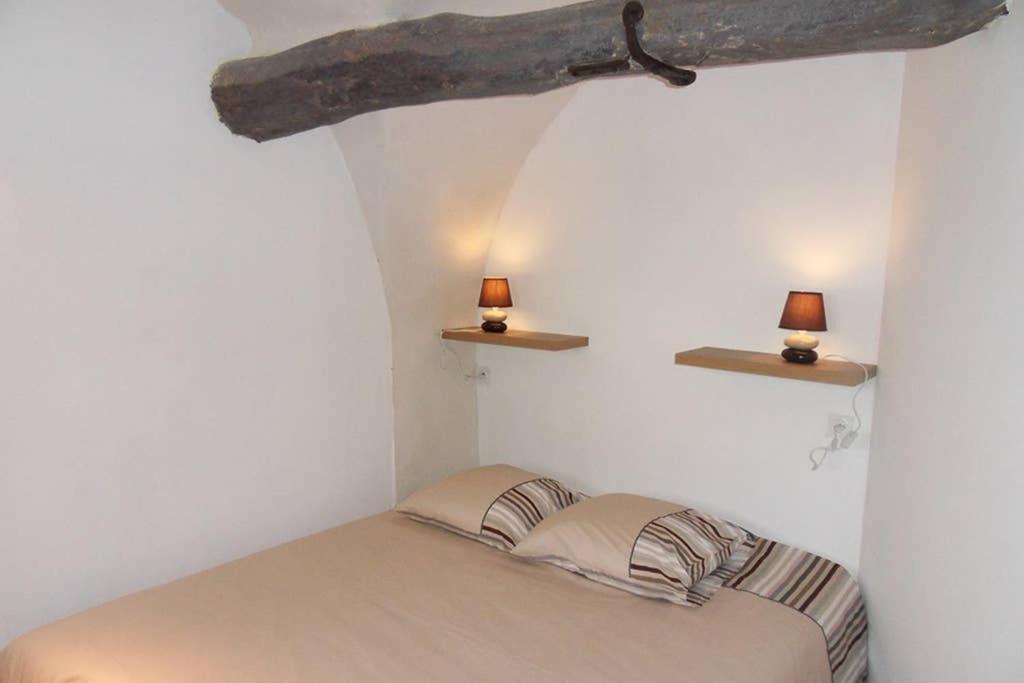 Le gîte du Jas Vieux Montfort  Extérieur photo
