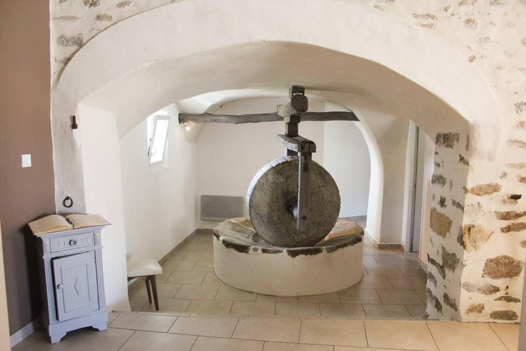 Le gîte du Jas Vieux Montfort  Extérieur photo